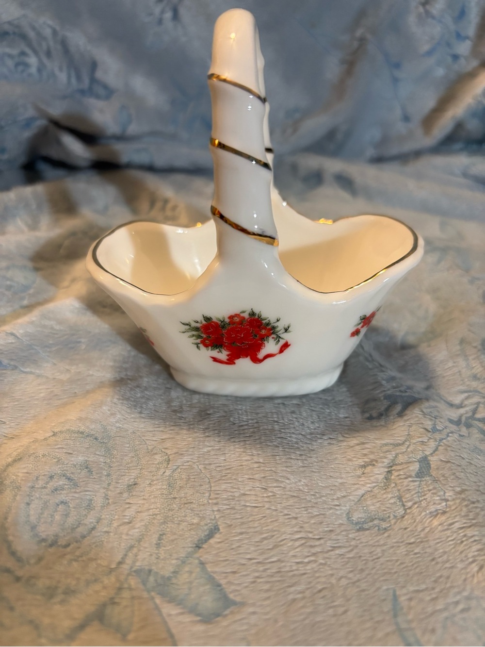 White PorcelainLefton Basket with Red Flower Motif and Gold Trim
